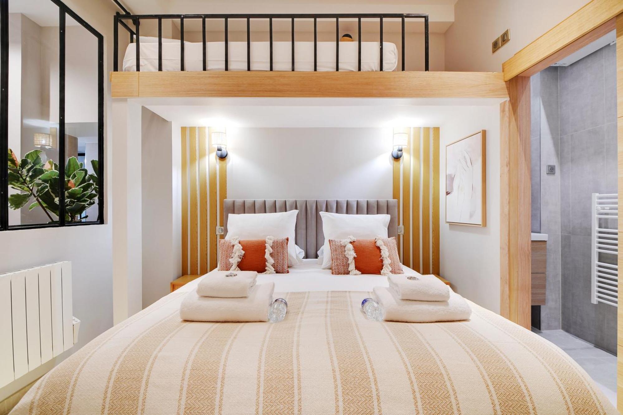 Superbe Appartement- 7P- Sacre Coeur Ramey I Paris Exteriör bild
