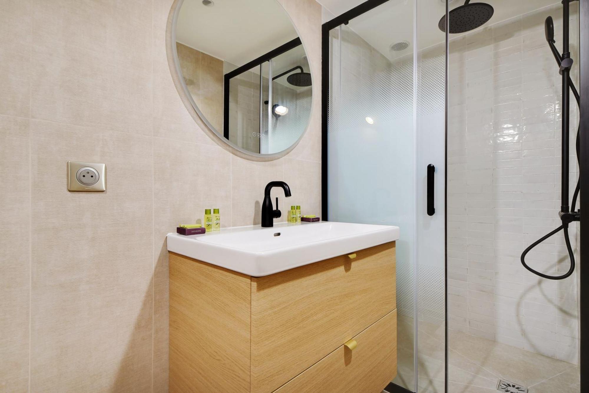 Superbe Appartement- 7P- Sacre Coeur Ramey I Paris Exteriör bild